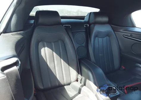 2011 Maserati Granturismo z USA, uszkodzony, nr VIN ZAM45KMA8B0055148